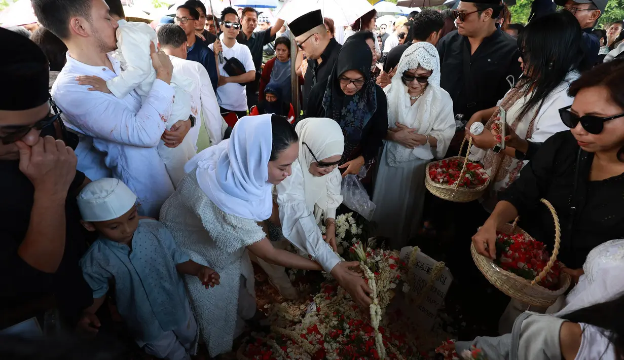 Ray Sahetapy meninggal dunia di usia 68 tahun akibat komplikasi penyakit yang dideritanya. (KapanLagi.com/Budy Santoso)