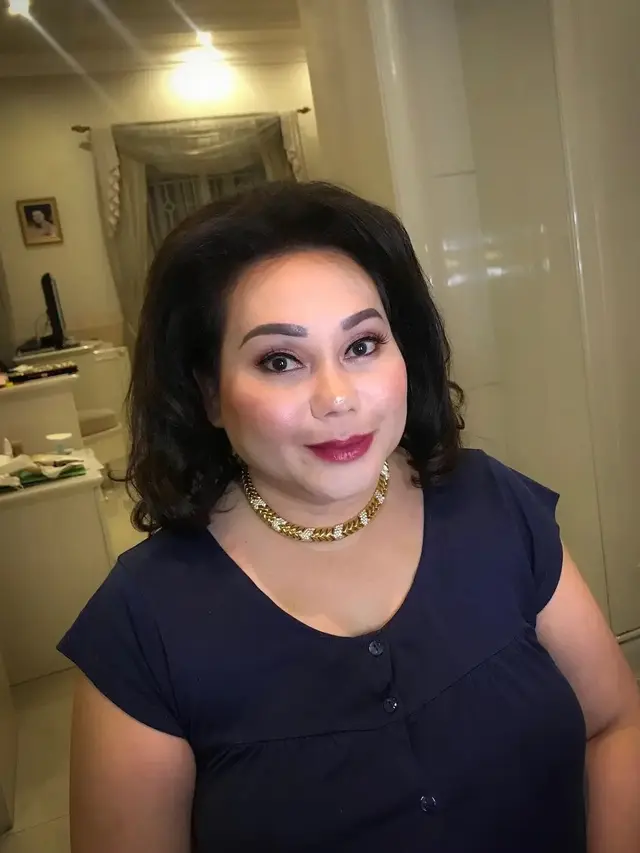 Potret Terbaru Tri Hanurita Mantan Istri Irwan Mussry