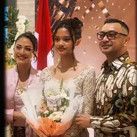 Aisha Amira Ganesha Putri Giring Ganesha dan Cynthia Riza  di Momen Kelulusan. [@giring]