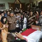  Ketua Umum Partai Demokrat, Susilo Bambang Yudhoyono dan Ibu Ani Yudhoyono melayat ke rumah duka Ketua Umum PGRI Sulistyo di Semarang, Jawa Tengah.