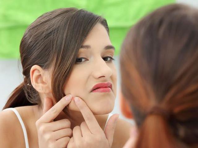 25 Cara Menghilangkan Jerawat Di Wajah Secara Cepat Dan Alami Beauty Fimela Com Caranya, cukup oleskan es batu pada wajah berjerawat hingga beberapa kali. 25 cara menghilangkan jerawat di wajah