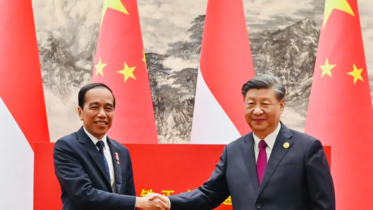 Presiden Joko Widodo (Jokowi) menggelar pertemuan bilateral dengan Presiden Republik Rakyat Tiongkok (RRT) Xi Jinping, di Great Hall of the People, Beijing, Selasa, (17/10/2023).