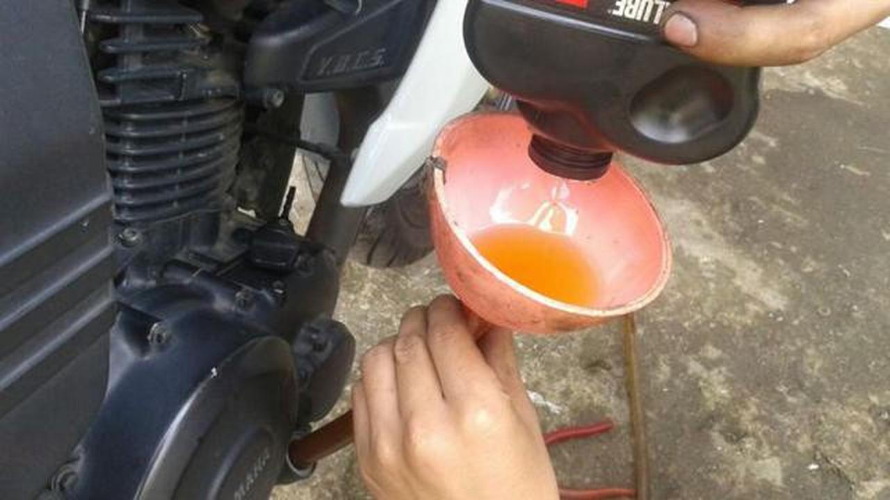 Cara Mengetahui Penyebab Oli Motor Bocor dan Tips Mengatasinya
