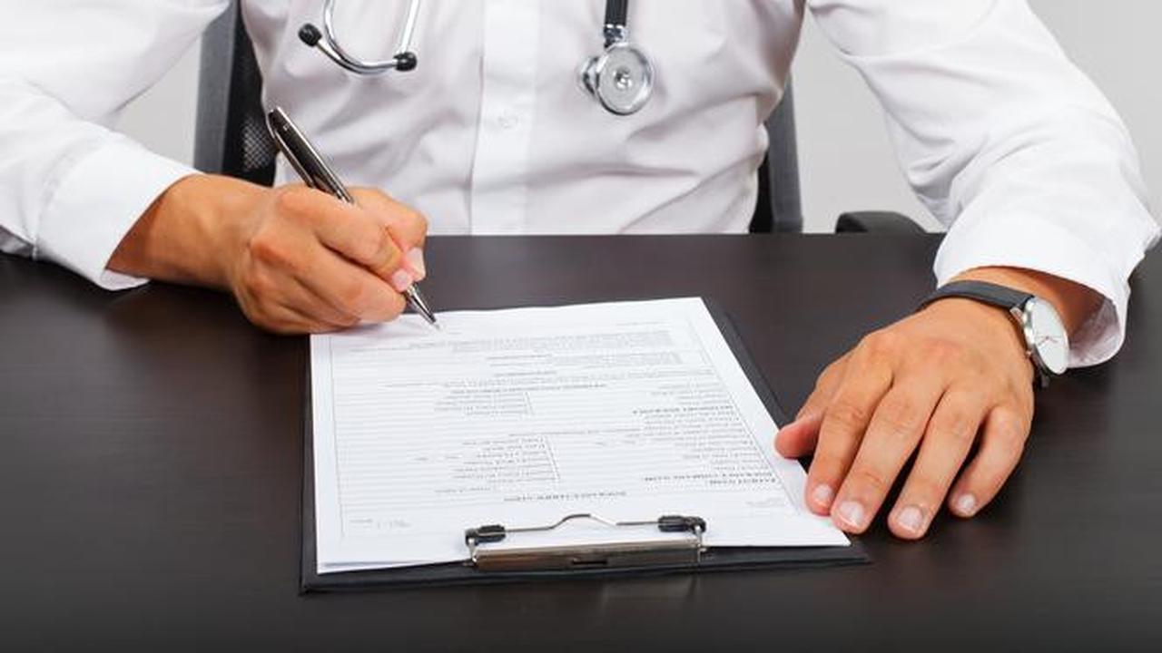 Ilustrasi Tulisan Tangan Dokter dan Dokter (iStockphoto)