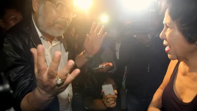 News Flash : Pengacara Siapkan Strategi Untuk Meringankan Ibu Angkat Angeline 