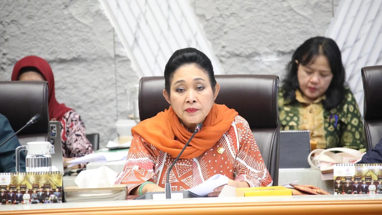 VIDEO: Galak Titiek Soeharto Depan Raja Juli Bikin Ruang Rapat DPR Sunyi "Saya Marah Pak Menteri!"