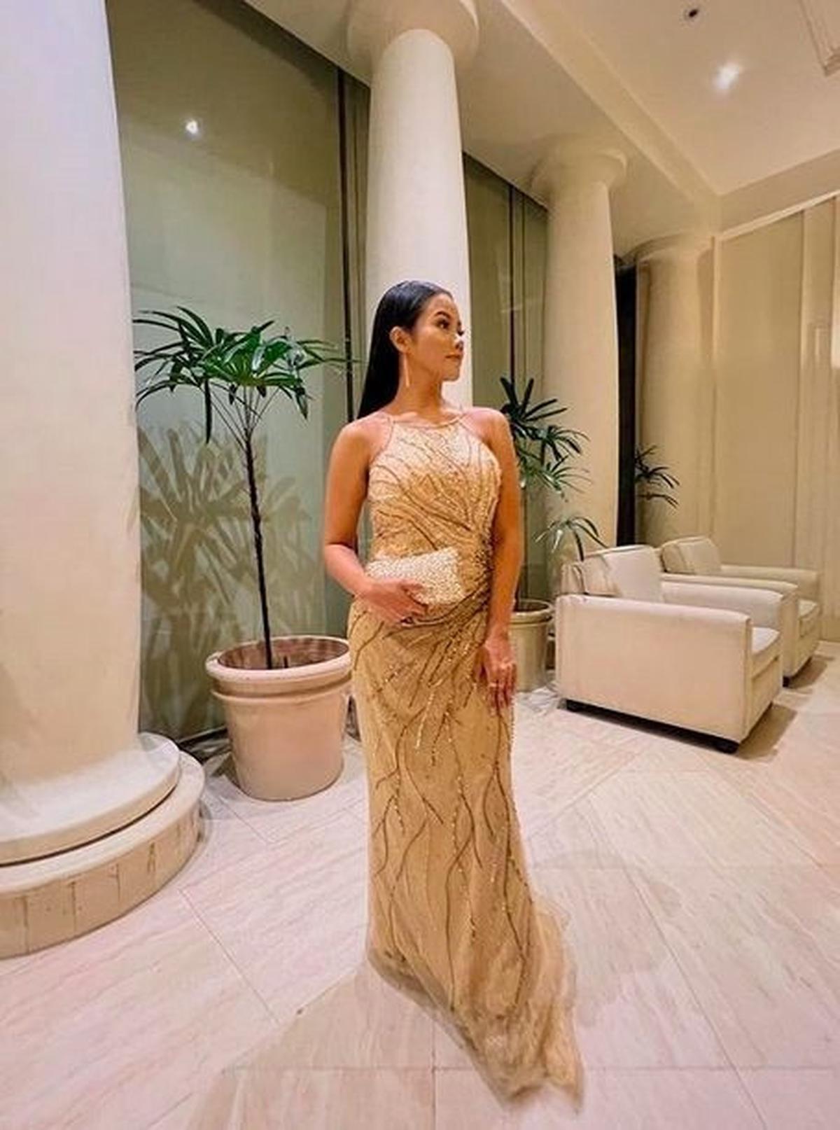 7 Inspirasi Model Baju Kondangan Kekinian dari Artis Tanah Air