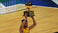Pebasket Golden State Warriors, Stephen Curry meraih titel juara kontes 3-point. (TIMOTHY A. CLARY / AFP)