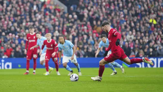 Foto: Nathan Ake Blunder, Man City Harus Puas Ditahan Imbang Liverpool di Liga Inggris