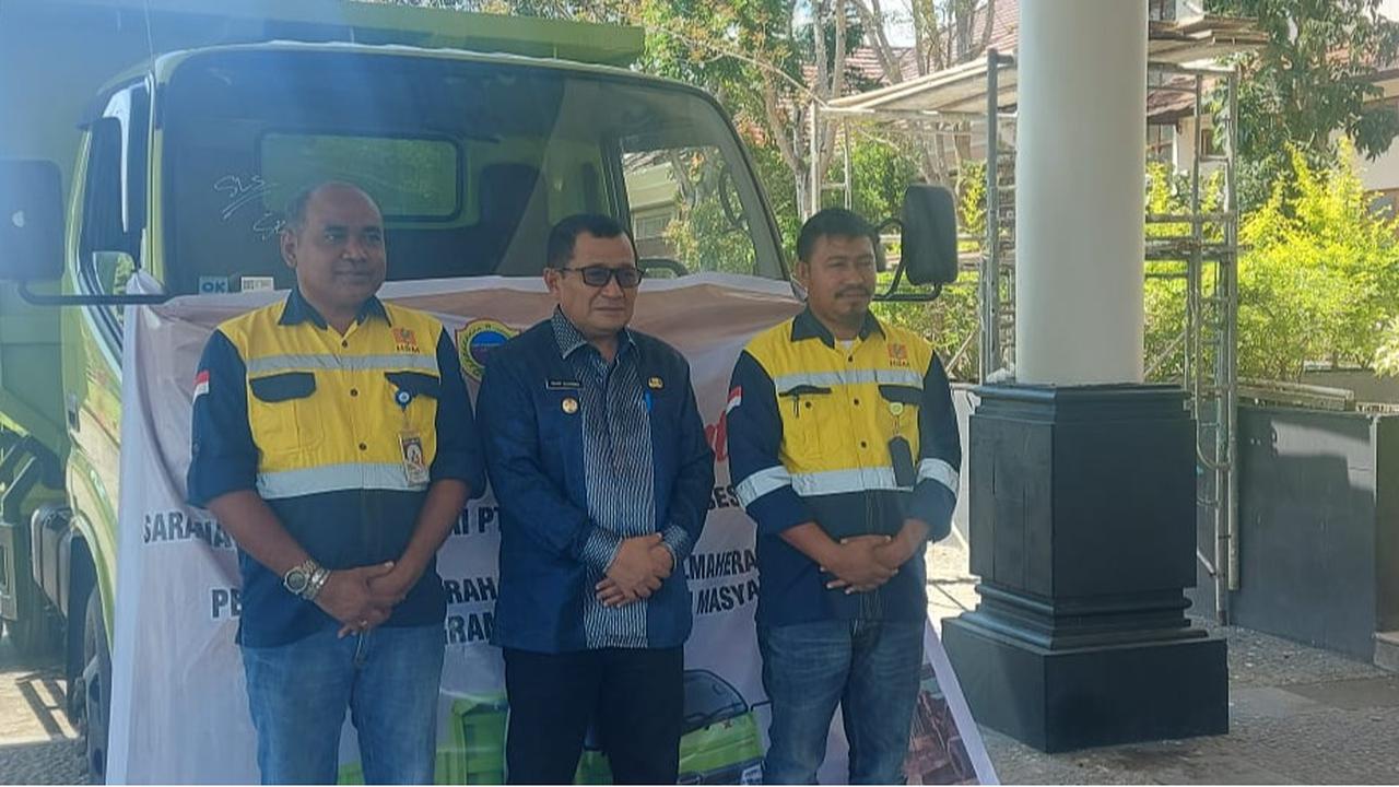 Berkontribusi Jaga Lingkungan, PT HSM Sumbang Truk Sampah