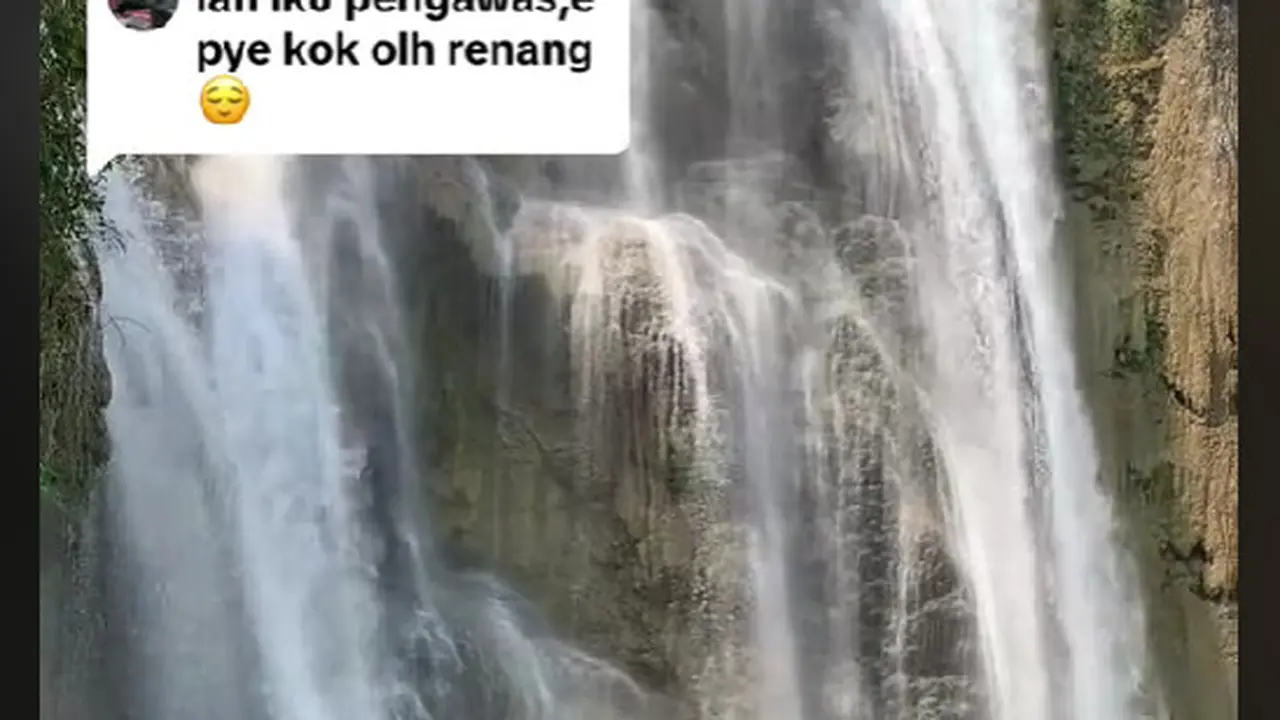 Dua Wanita Memaksa Berenang di Air Terjun Putri Nglirip Sedalam 30 Meter di Tuban, Menolak Disuruh Ke Luar