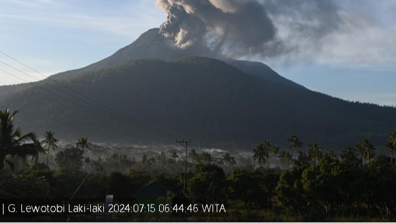 Gunung Lewotobi Laki-laki