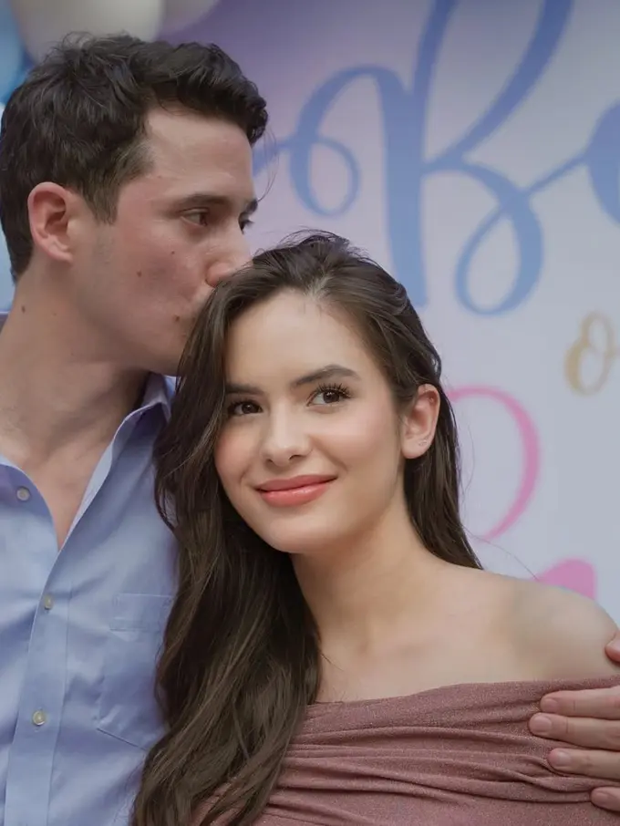 Pesona Steffi Zamora Umumkan Tengah Hamil Anak Perempuan, Tampil Anggun dengan Baby Bump