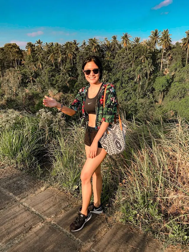 7 Gaya Sporty Pesinetron Andi Annisa Ini Curi Perhatian Netizen