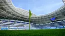 Pemandangan di dalam Samara Arena yang juga dikenal sebagai Kosmos Arena di Rusia, 6 Mei 2018. Stadion yang memiliki kapasitas 44.918 penonton ini menjadi salah satu venue penyelenggaraan Piala Dunia 2018. (AFP/Mladen ANTONOV)