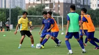 Timnas Vietnam U-16 saat latihan persiapan Piala AFC U-16 2018. (Bola.com/Dok. VFF)