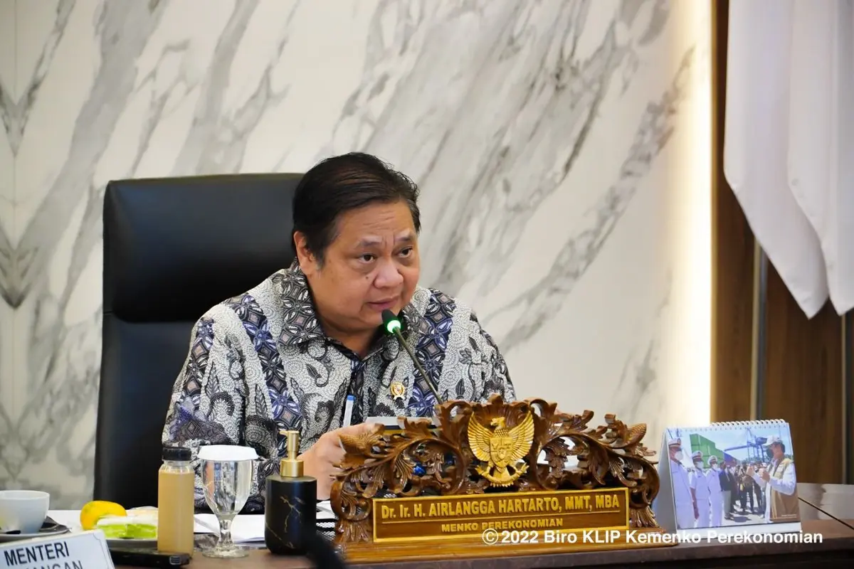 Menko Perekonomian Airlangga Hartarto dalam Rapat Koordinasi Terbatas (Rakortas) Pembahasan Penanganan Penyakit Mulut dan Kuku pada Hewan Ternak yang diadakan hari Rabu (29/6/2022). (Dok Kemenko Perekonomian)