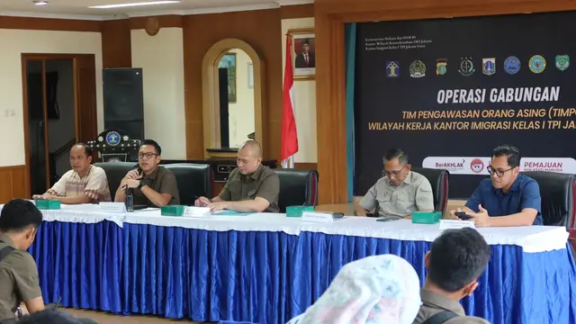 Kantor Imigrasi Kelas I TPI Jakarta Utara mengamankan 8 WNA yang diduga Overstay dari 2 lokasi apartemen berbeda di Wilayah Jakarta Utara.
