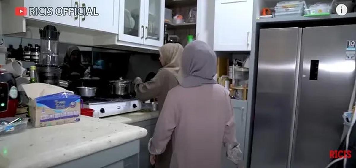 Potret Dapur Dara Arafah, Perpaduan Mewah dan Modern yang Mengagumkan