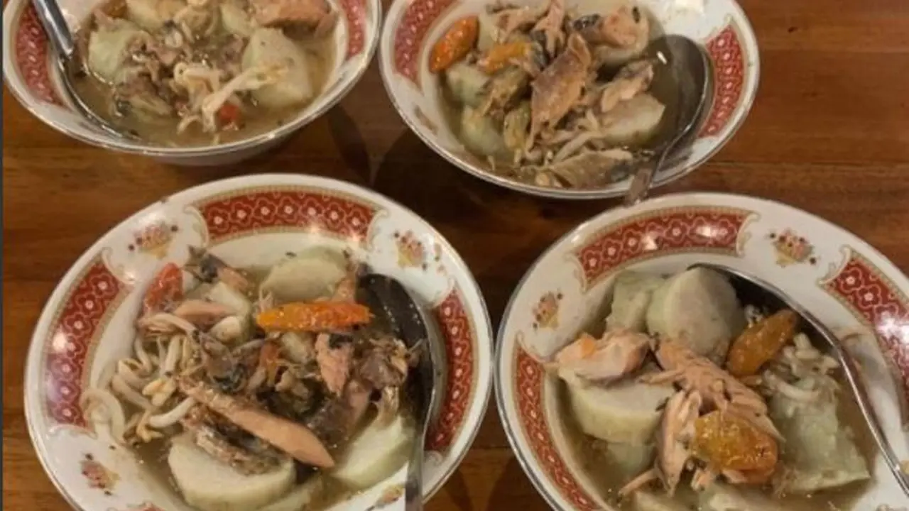 Lontong Petis, salah satu kuliner khas Lumajang, Jawa Timur