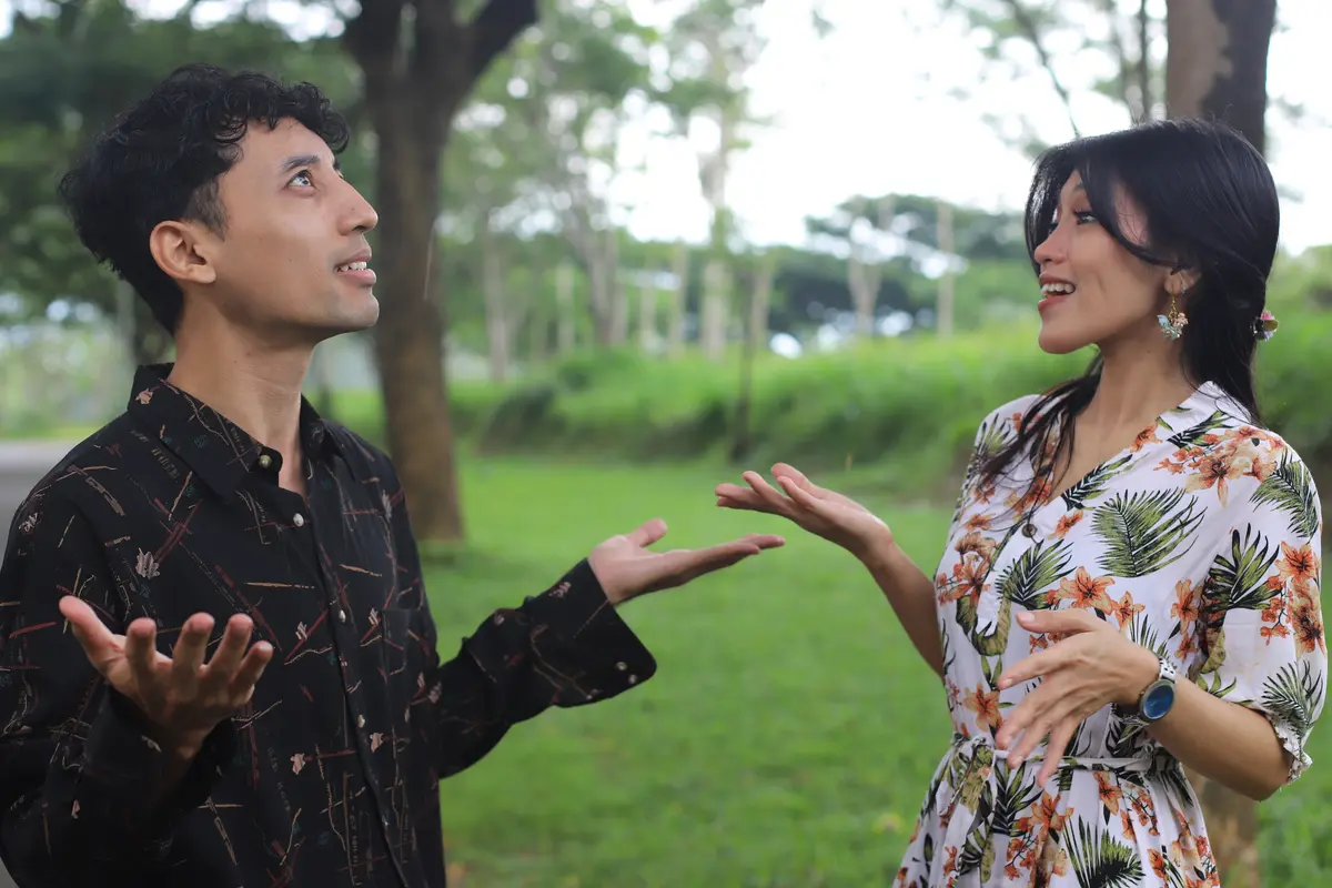 wanita februari teori rubber band
