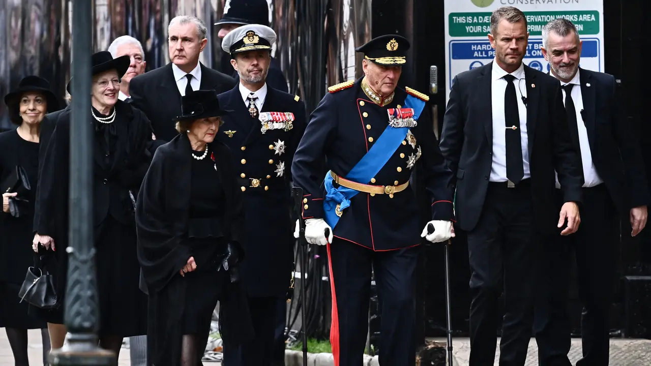 Ratu Denmark Margrethe II Dinyatakan Positif Covid Usai Hadiri Pemakaman Ratu Elizabeth II