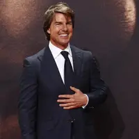  Sumber pun mengatakan Jolie sangat merahasiakan hal ini, dan juga kabarnya ia juga tertarik dengan paras tampan seorang Tom Cruise. (AFP/Bintang.com)
