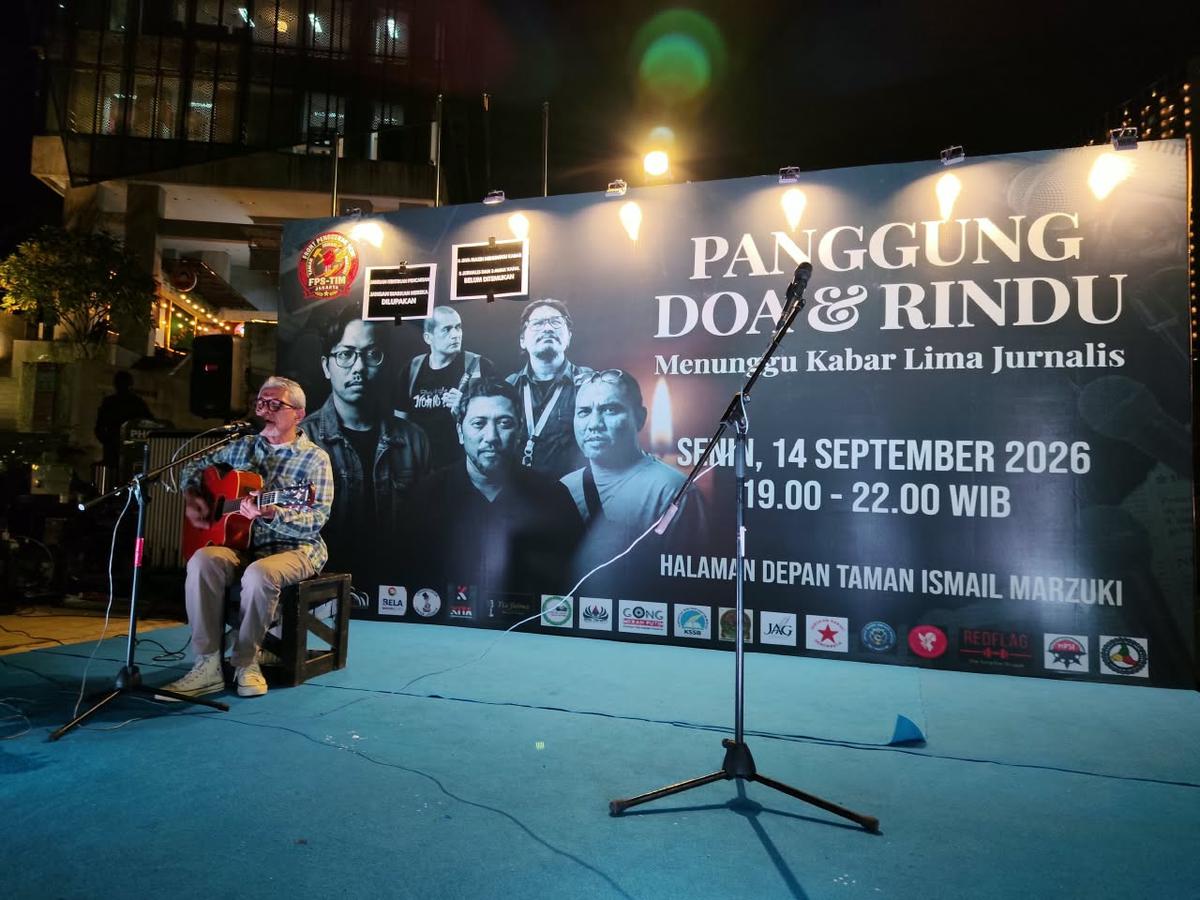Panggung Rindu Menanti Kabar Lima Jurnalis