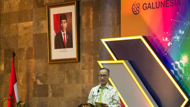 Menteri Perindustrian Agus Gumiwang Kartasasmita saat mengukuhkan Asosiasi Gabungan Industri Aluminium Indonesia (GALUNESIA) di Jakarta, Rabu (14/6/2023).