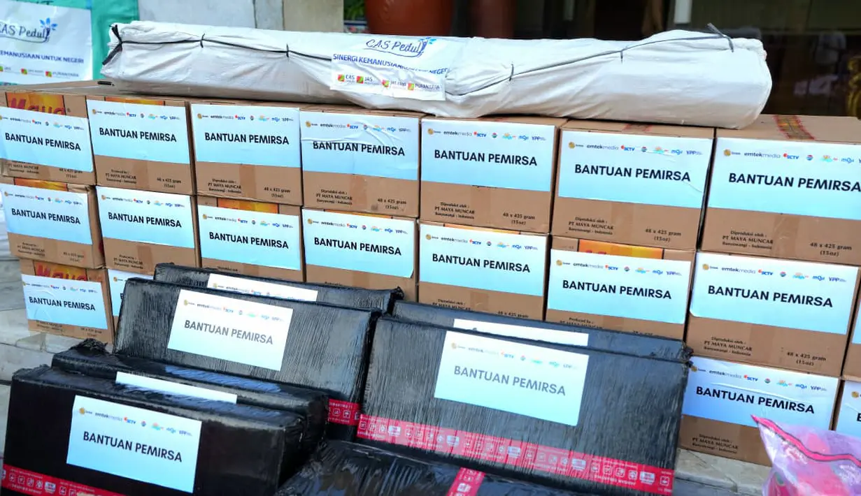 Melalui dukungan pemirsa, sebanyak 1.000 paket sembako hasil donasi masyarakat kembali disalurkan oleh Emtek Group melalui YPP dengan dukungan TNI Angkatan Udara untuk mempercepat distribusi ke wilayah terdampak. Dok. Emtek