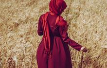 7 Rekomendasi Gamis Burgundy Model Terbaru, Elegan Jadi Favorit Segala Usia