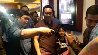 Ridwan Kamil saat nonton bareng film Preman Pensiun di Ciwalk, Bandung, Jawa Barat, Sabtu (12/1/2019).