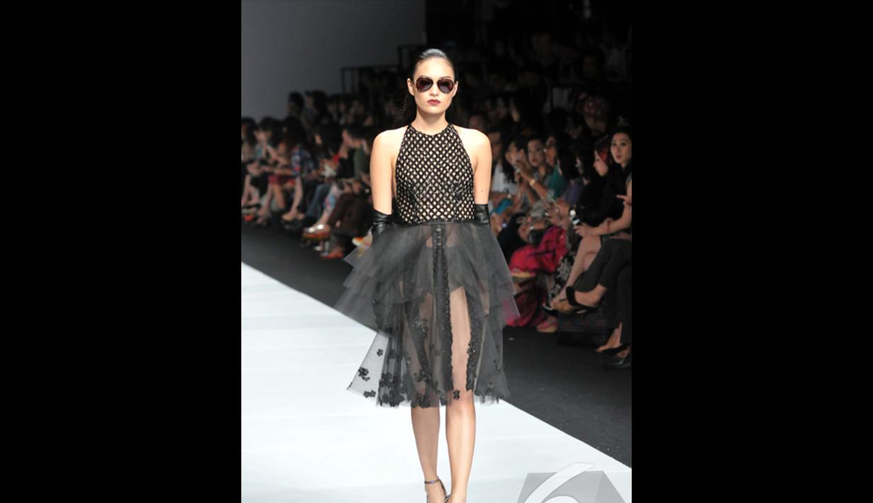 Karya-karya Ivan Gunawan di koleksi ini memiliki kesan kuat dan maskulin sekaligus feminin dan sensual. Foto diambil pada Rabu (5/11/2014) (Liputan6.com/Panji Diksana)