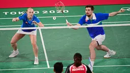 Namun pasangan Denmark itu pun tak menyerah, mereka berupaya mengejar ketertinggalan dan berusaha membalikkan keadaan di gim kedua. (Foto: AFP/Pedro Pardo)