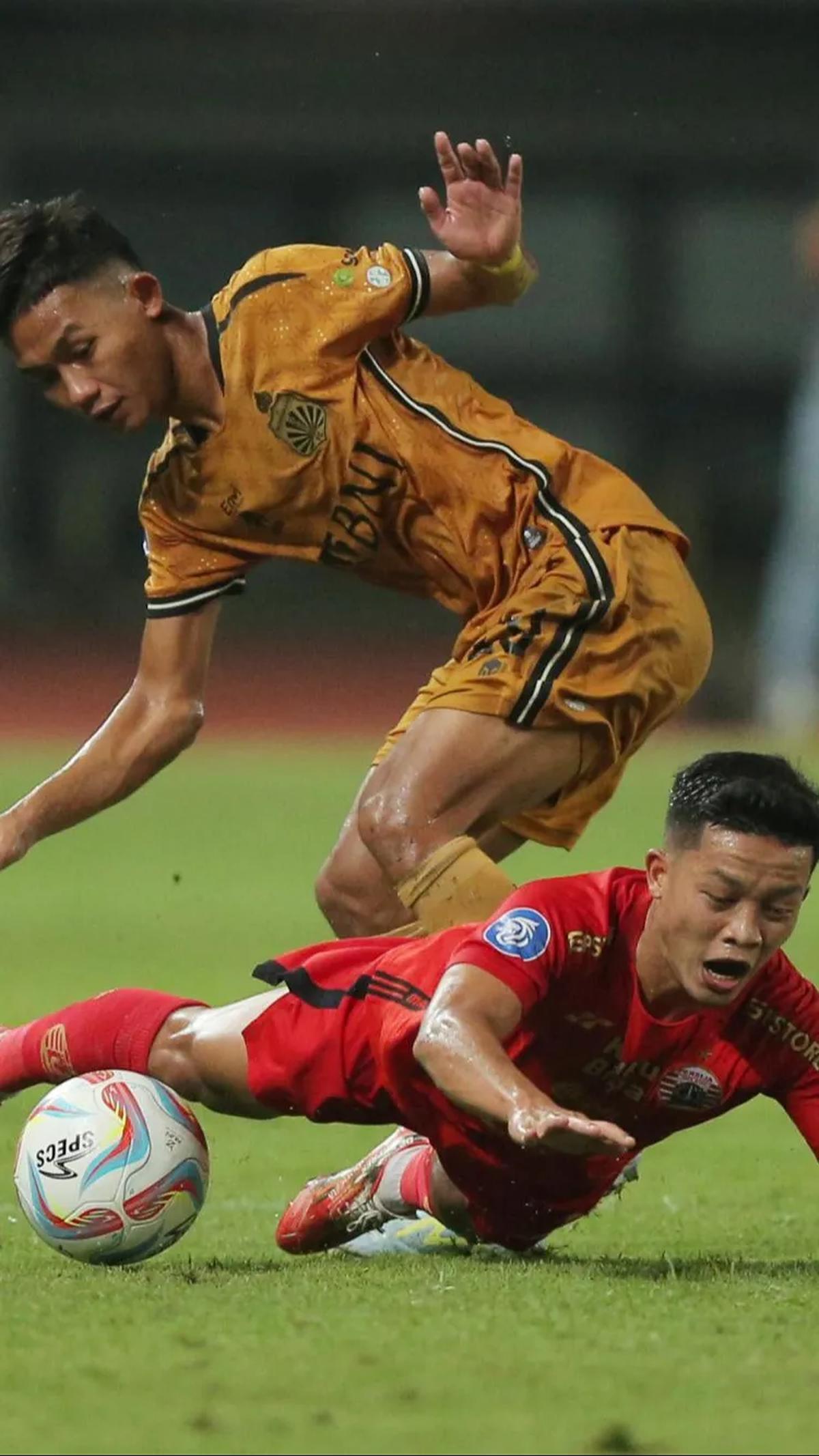 Laga yang berlangsung sengit dan menarik ini membuat kedua tim saling serang hingga menciptakan gol imbang 2-2.