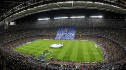 Suasana kemeriahan sesaat sebelum laga antara Barcelona melawan Bate Borisov pada laga Liga Champions di Stadion Camp Nou, Spanyol, Rabu (4/11/2015). (EPA/Quiqui Garcia)