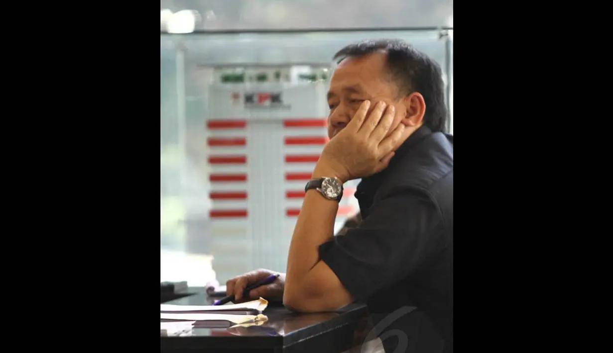 Yurod yang tiba di Gedung KPK sekitar pukul 09.50 WIB itu diperiksa sebagai saksi kasus Hambalang dengan tersangka Machfud Suroso, (28/8/14). (Liputan6.com/Herman zakharia) 