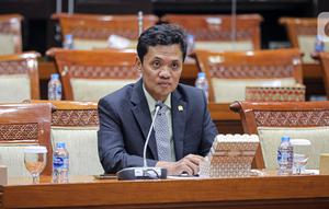 "Pimpinan dan anggota Komisi III yang saya hormati, perlu kami sampaikan bahwa pimpinan DPR RI telah menerima surat dari pimpinan Fraksi Partai Gerindra Nomor A787 Fraksi Gerindra DPR RI tanggal 3 Juli 2023. Perihal penyampaian penggantian Wakil Ketua Komisi III DPR RI dari Fraksi Partai Gerindra," kata Dasco. (Liputan6.com/Faizal Fanani)