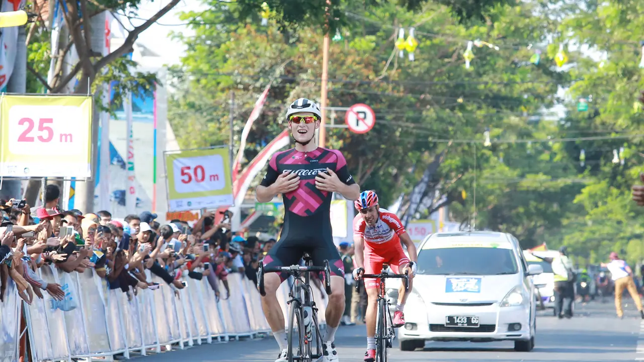 Pembalap Selandia Baru Mathew Zenovich dari Tim St. George Continental Cycling Team