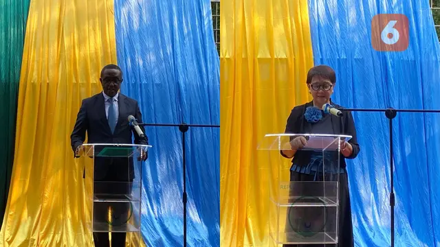 Menlu Retno Marsudi menyampaikan selamat atas peresmian Kedubes Rwanda di Jakarta, Indonesia. Ia menilai bahwa ini adalah tonggak sejarah bagi kedua negara (Dok. Liputan6.com/Teddy Tri Setio Berty).