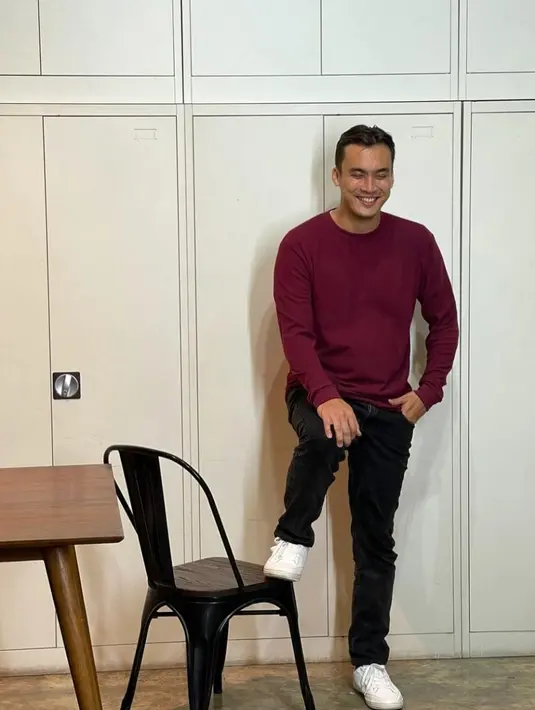 Banyak yang kaget dengan kabar perselingkuhan antara Rendy dan Syahnaz. [instagram/rendykjaernett]