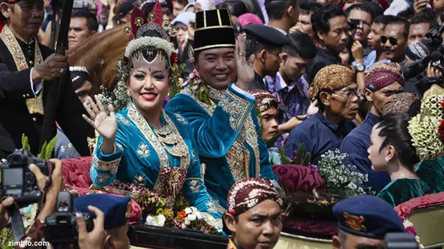 gusti-kanjeng-ratu-hayu-dan-kph-notonego