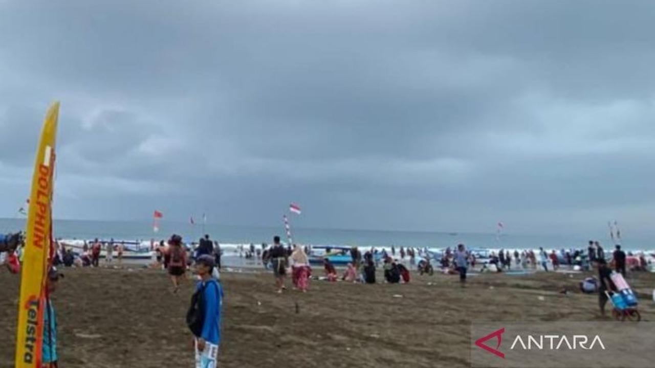 Satpolairud Pangandaran Tingkatkan Patroli Antisipasi Kecelakaan Laut di Pantai Wisata