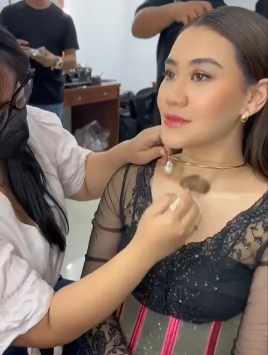 6 Potret Adu Gaya Aaliyah Massaid Dan Fuji Saat Bertemu Di Tiktok Awards 2023 Photo 0927