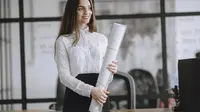10 Tips Styling Kemeja Putih untuk Tampilan Modis Setiap Hari, Anti Membosankan
