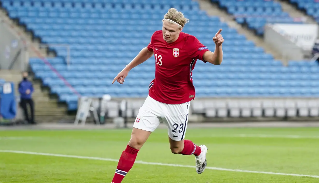 Erling Haaland. Striker Norwegia berusia 22 tahun yang sejak awal musim 2022/2023 memmperkuat Manchester City ini tercatat menjadi pencetak gol terbanyak pada Piala Dunia U-20 edisi 2019 di Polandia. Ia total mencetak 9 gol sepanjang turnamen dan berhak atas penghargaan Golden Boot. Gelar juara diraih Ukraina setelah menang 3-1 atas Korea Selatan di laga final. (AFP/NTB/Stian Lysberg Solum)