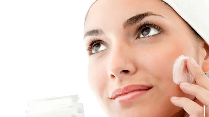 Tips dan Trik Gunakan Pelembab Wajah