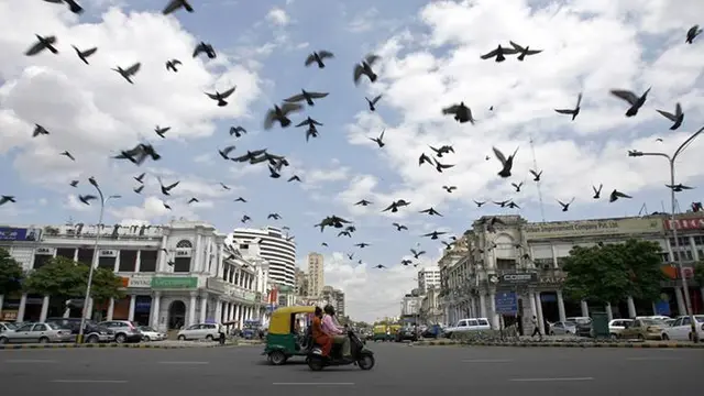 Connaught Place, salah satu bangunan ikonik di New Delhi, India. (Reuters)