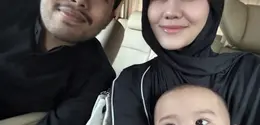 Aaliyah Massaid dan Thariq Halilintar saat Umrah. [@aaliyah.massiad]