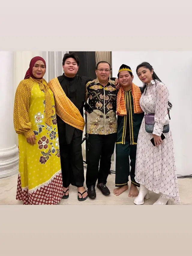 Dewi Perssik
